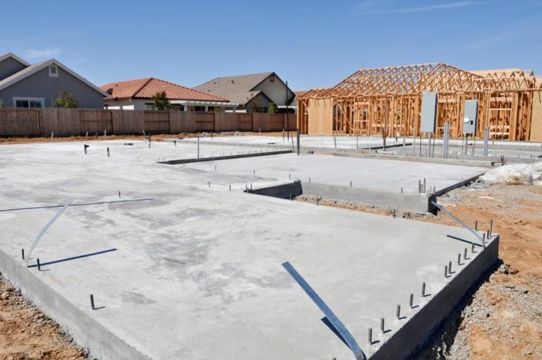 Comment bien construire votre maison à Rieux-de-Pelleport ?